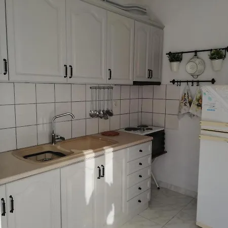 Apartment Theodora *